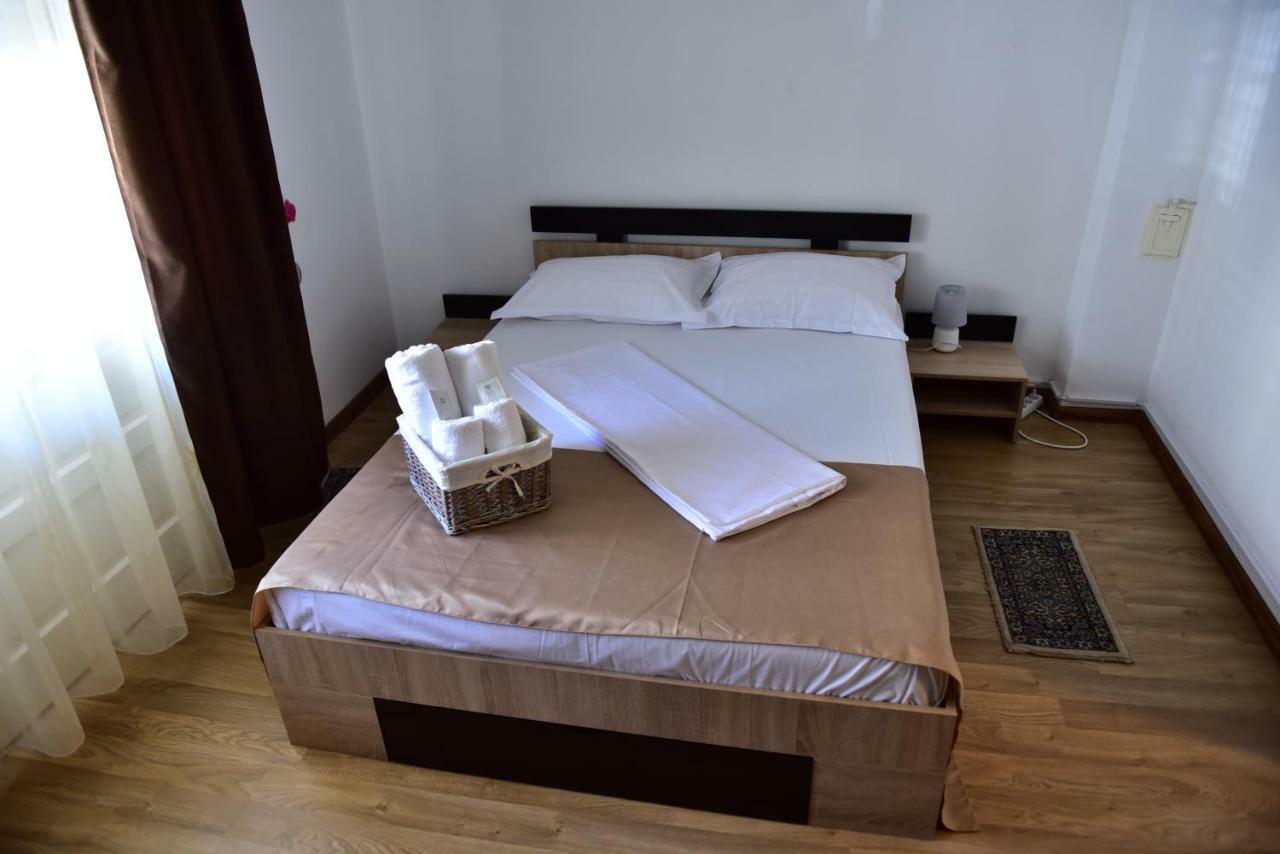 Vila Arjana Orsova Bagian luar foto